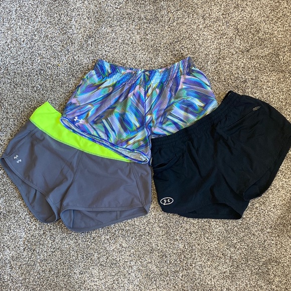 ‼️BUNDLE‼️ Under Armour Heat Gear Shorts - Picture 2 of 9